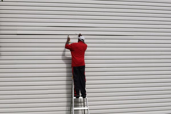 Loose Siding Repair in Encinitas