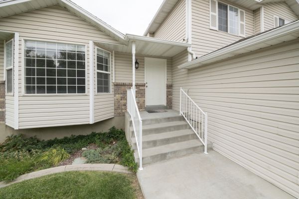 White Vinyl Siding Replacement in Encinitas